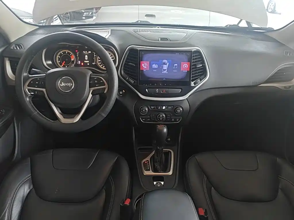 Jeep Cherokee — миниатюра 10