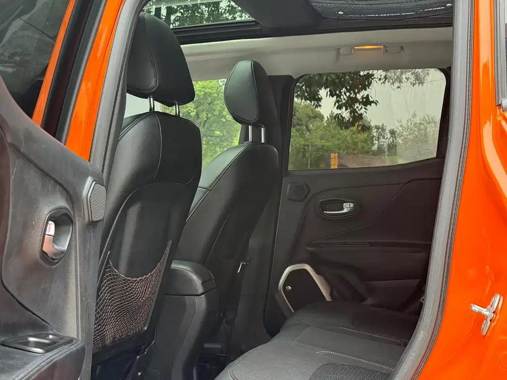 Jeep Renegade — миниатюра 6