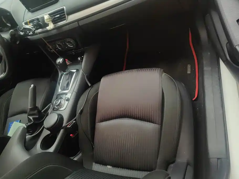 Mazda 3 Axela — миниатюра 8