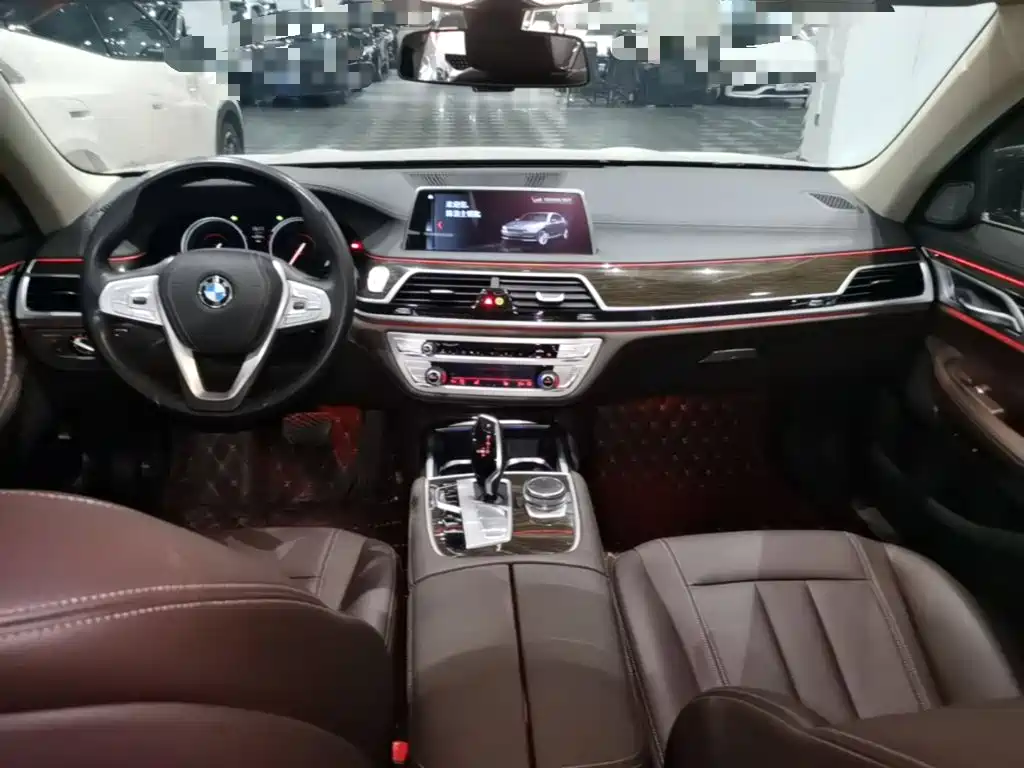 BMW 7 Series — миниатюра 10