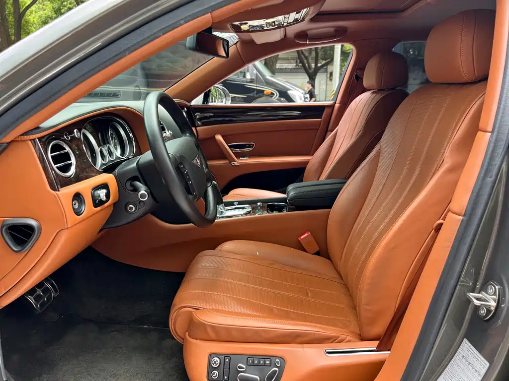 Bentley Flying Spur 6.0T W12 Luxury Edition, фото 10
