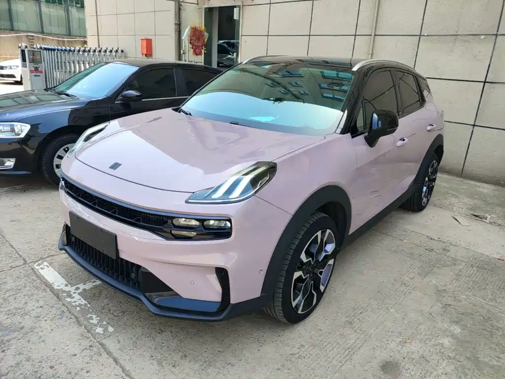 Lynk & Co 06