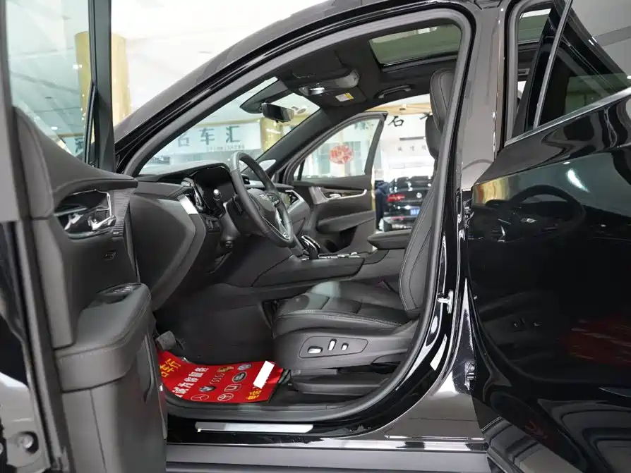 Cadillac XT6 — миниатюра 5