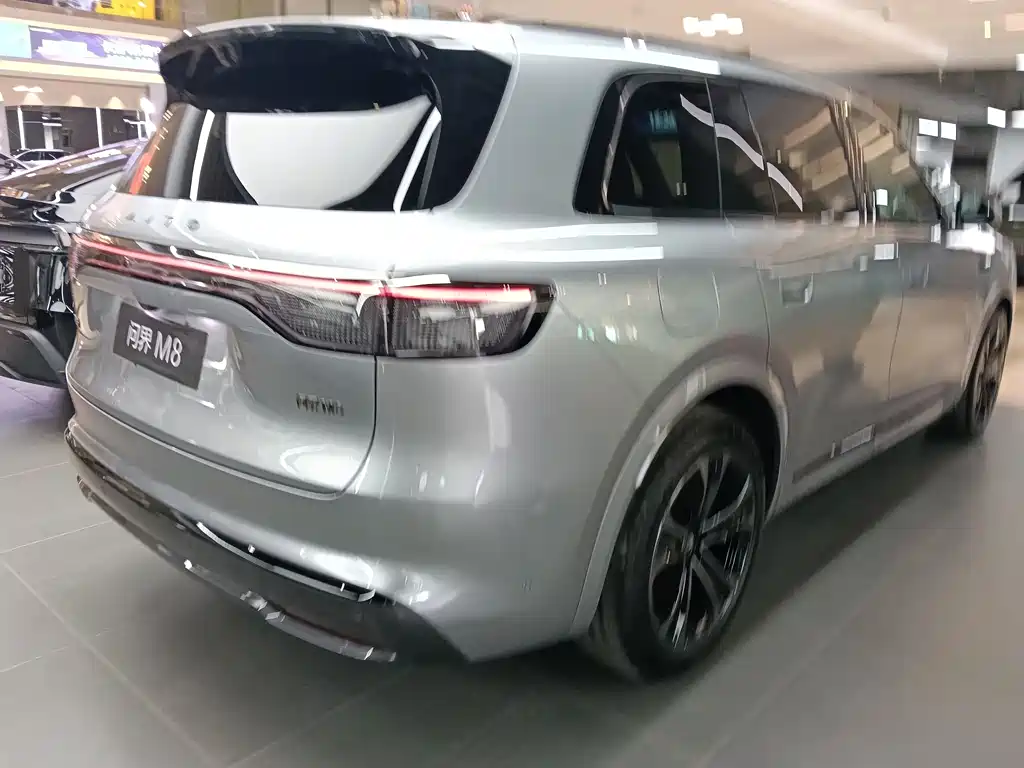 AITO ASK THE WORLD M8