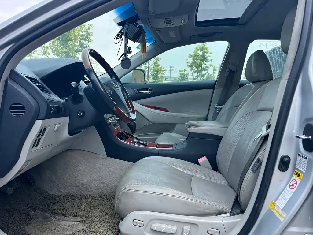 Lexus ES — миниатюра 9