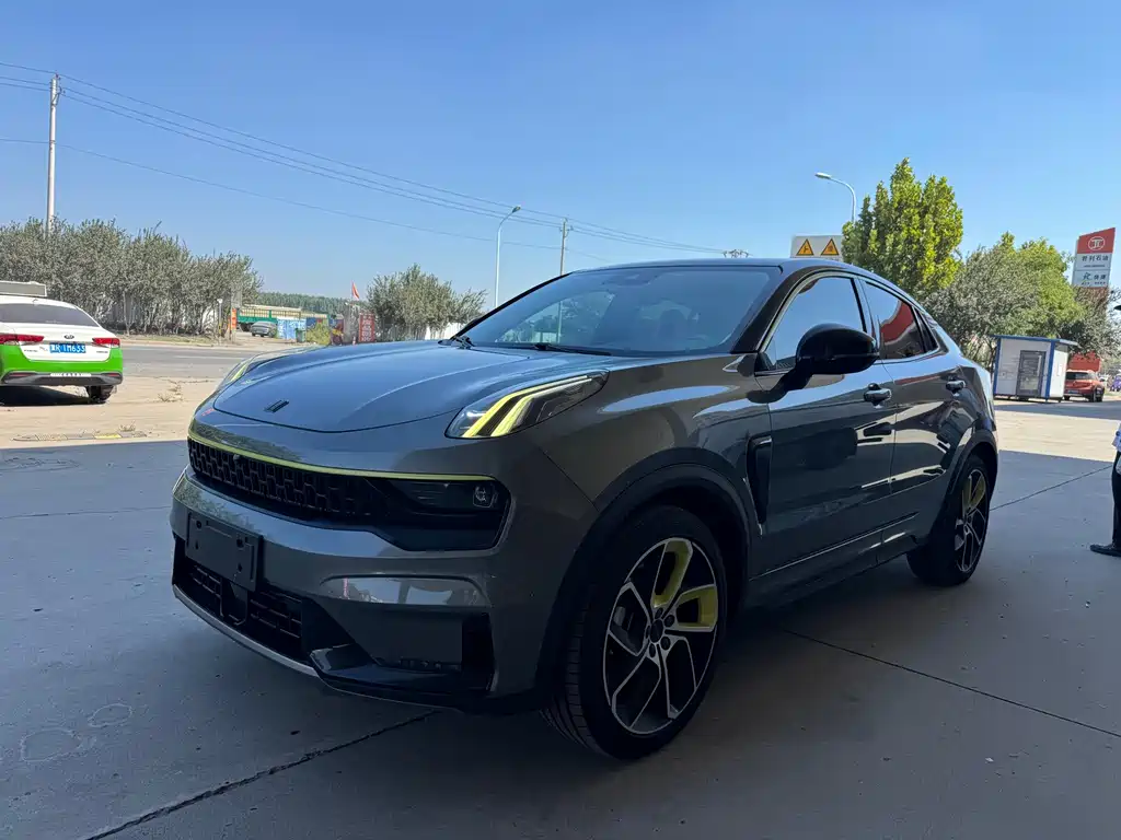Lynk & Co 05
