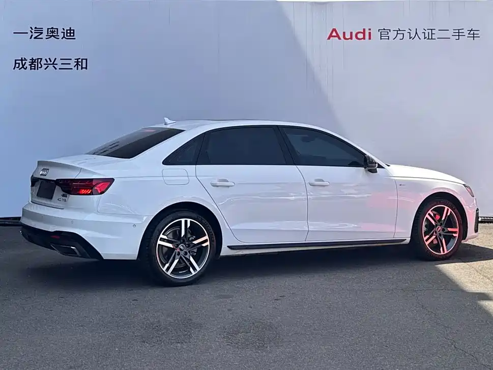 Audi A4L 2022 40 TFSI Luxury