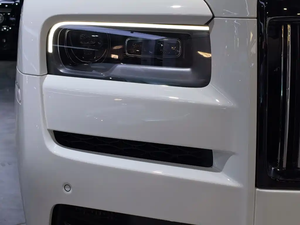 Rolls-Royce Cullinan — миниатюра 4