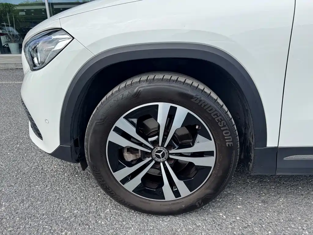 Mercedes-Benz GLA — миниатюра 8