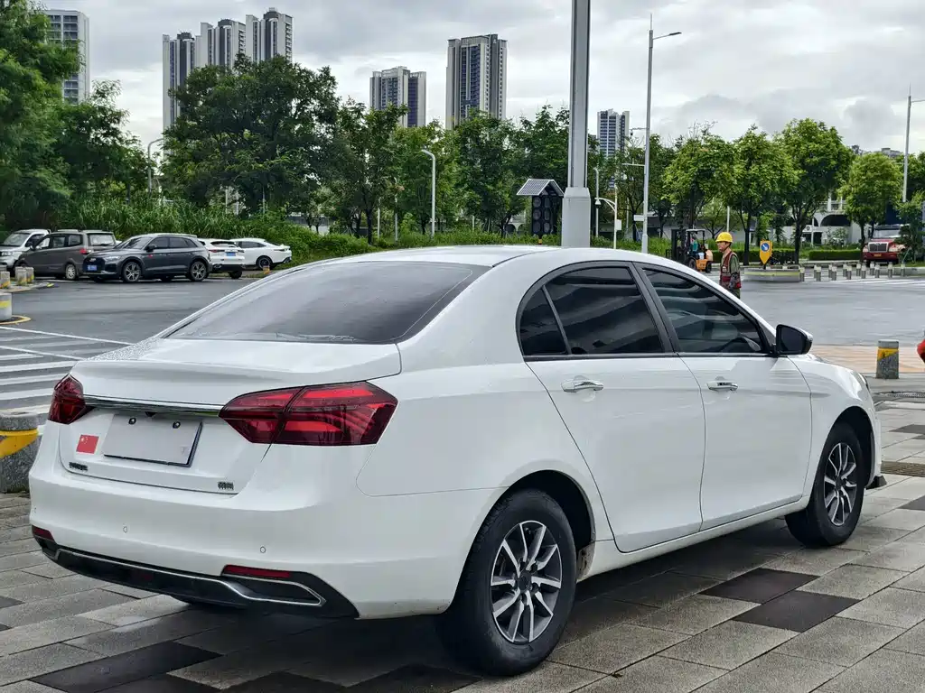 Geely Emgrand — миниатюра 18