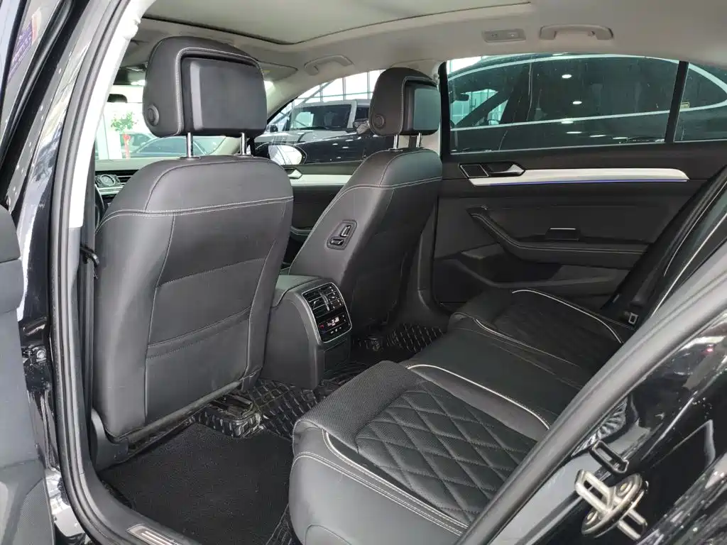 Volkswagen Magotan PHEV — миниатюра 14