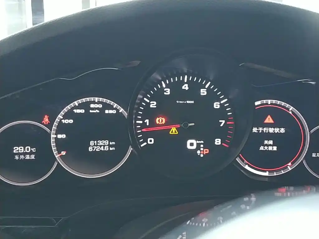 Porsche Cayenne — миниатюра 12