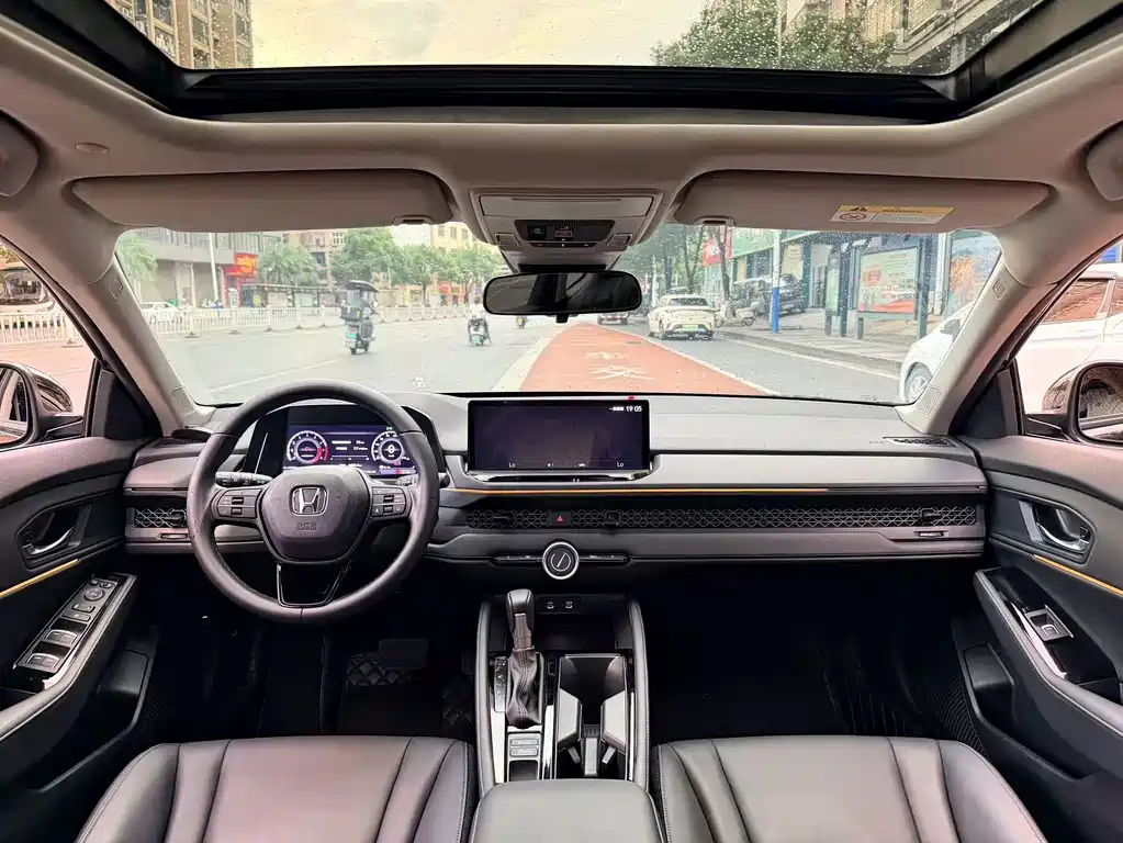 Honda Accord — миниатюра 6