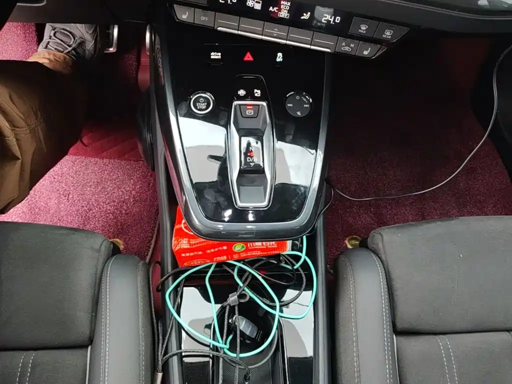 Audi Q4 e-tron — миниатюра 14