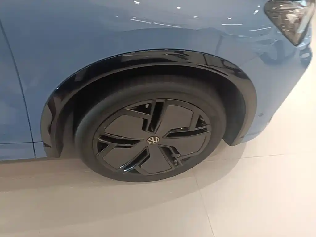 Volkswagen Tiguan L — миниатюра 14