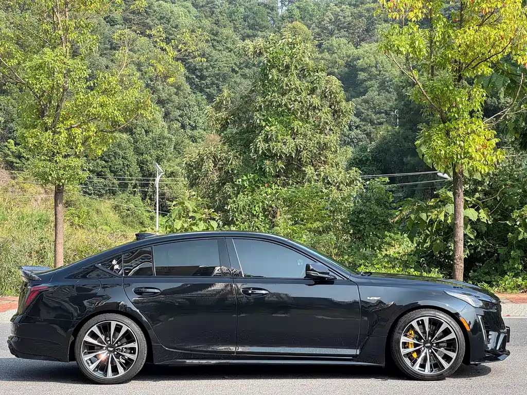 Cadillac CT5 — миниатюра 8