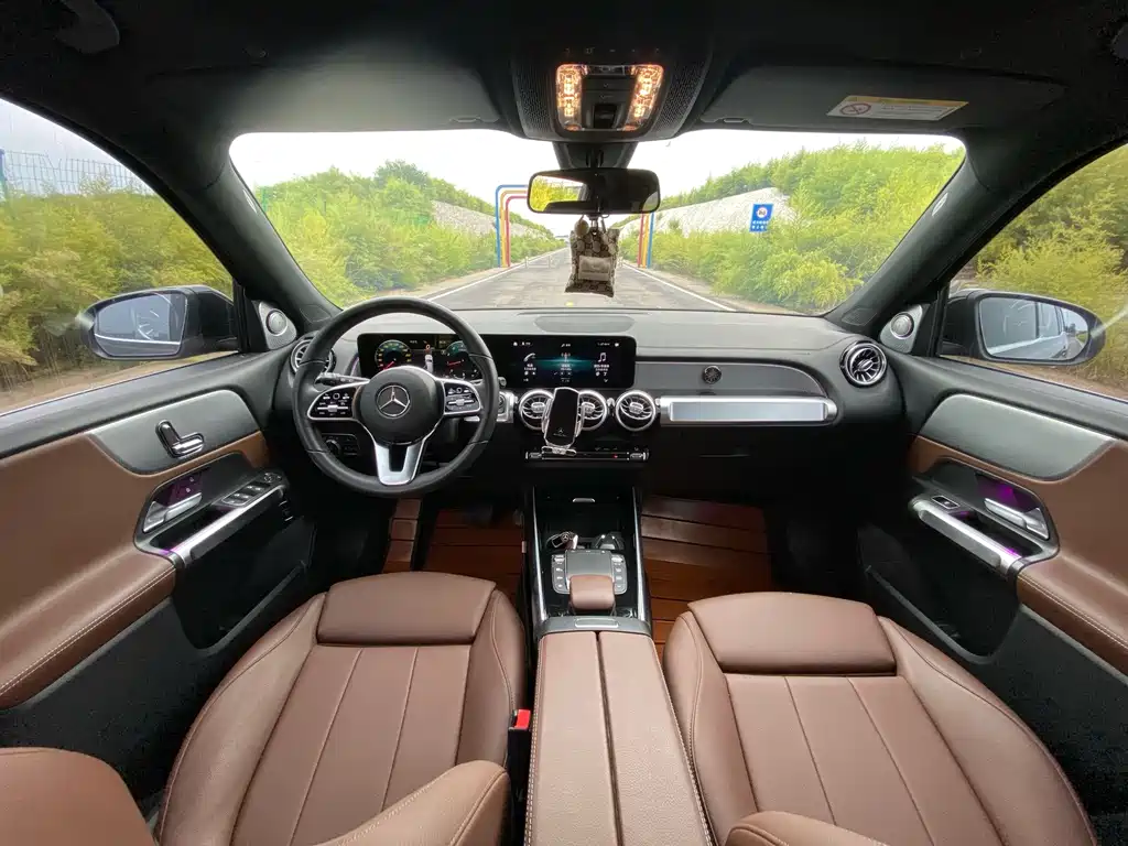 Mercedes-Benz GLB — миниатюра 9