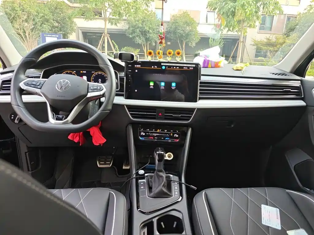 Volkswagen Tiguan L — миниатюра 13