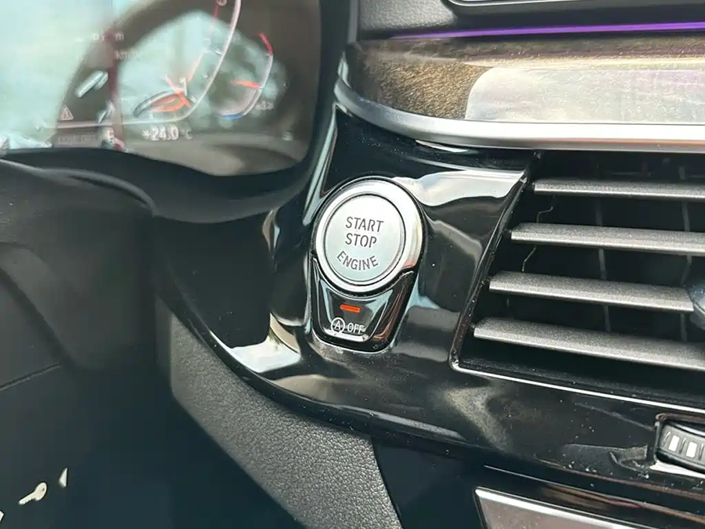 BMW 5 Series — миниатюра 10