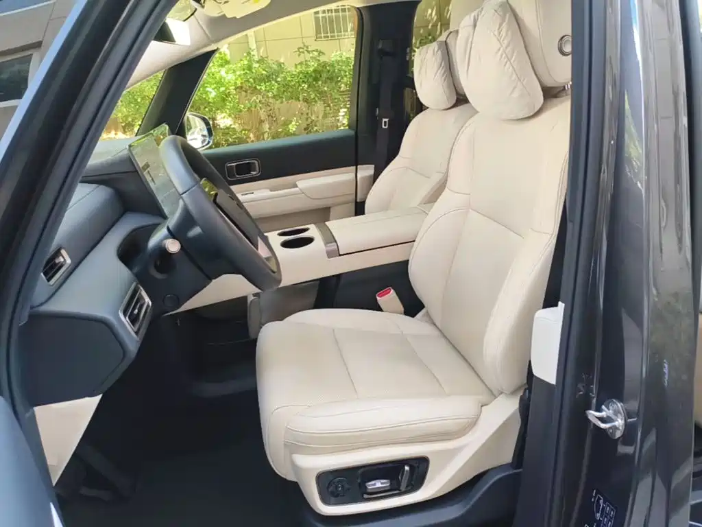 Li Auto Li MEGA — миниатюра 15