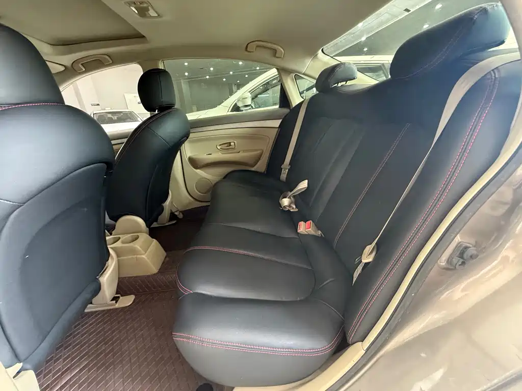 Nissan Sylphy — миниатюра 6
