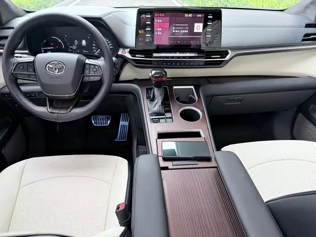 Toyota Sienna 2022 2.5L AT