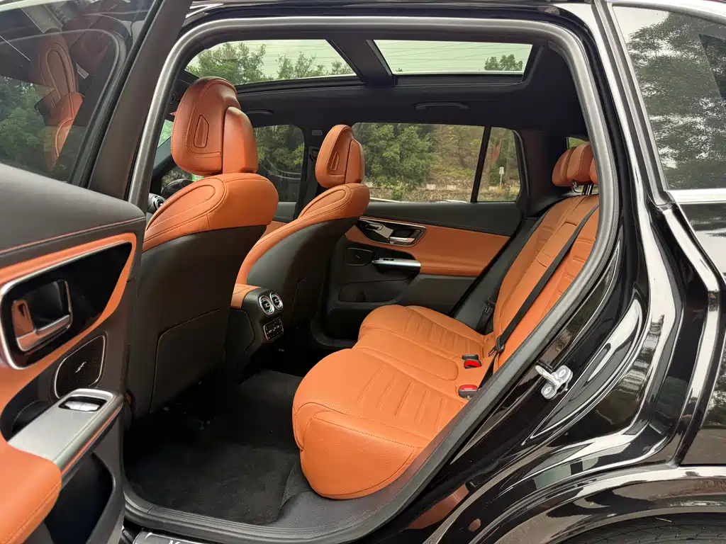 Mercedes-Benz GLC 2024 GLC 260 L 4MATIC Luxury 5 мест