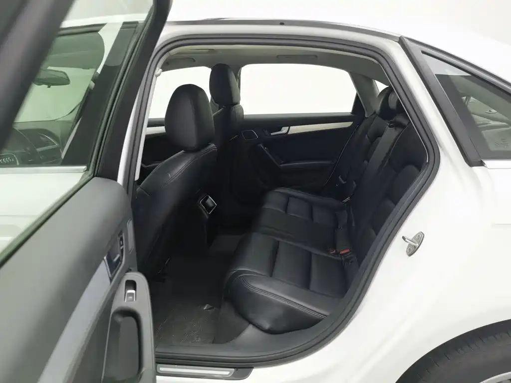 Audi A4L — миниатюра 15