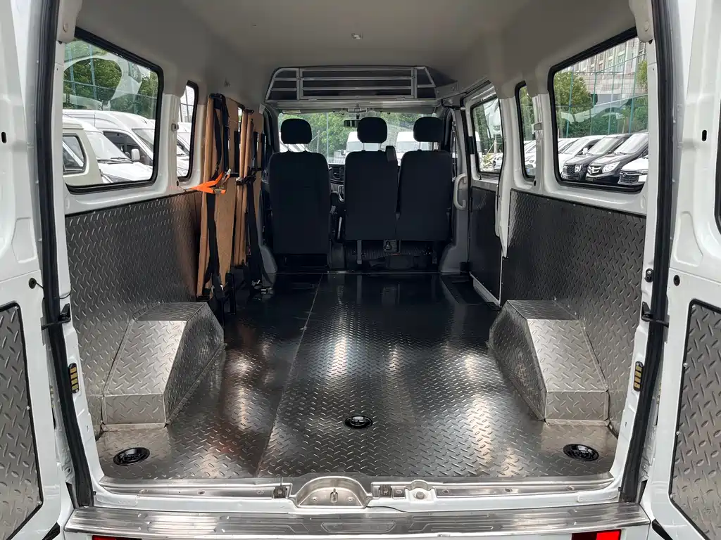Maxus V80 2025 PRO 2.0T AT 6/7/8/9 мест