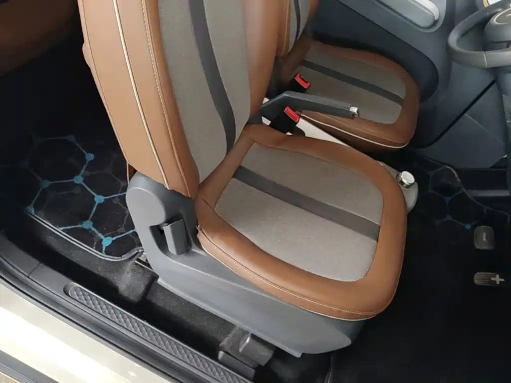 Wuling MINIEV — миниатюра 25
