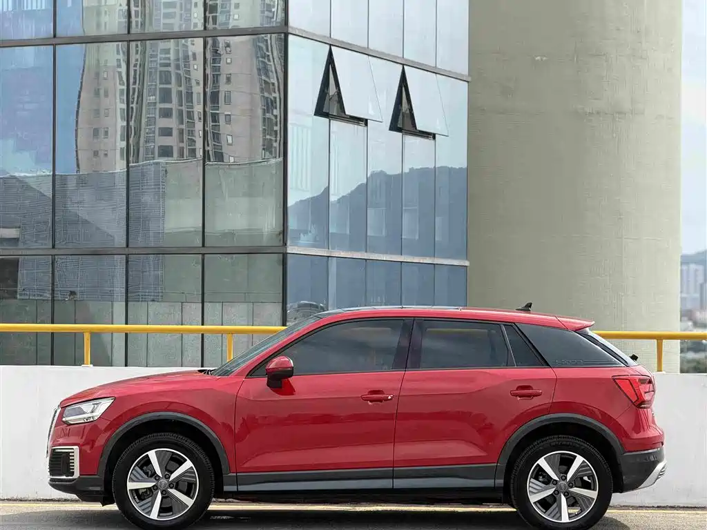 Audi Q2L e-tron — миниатюра 7