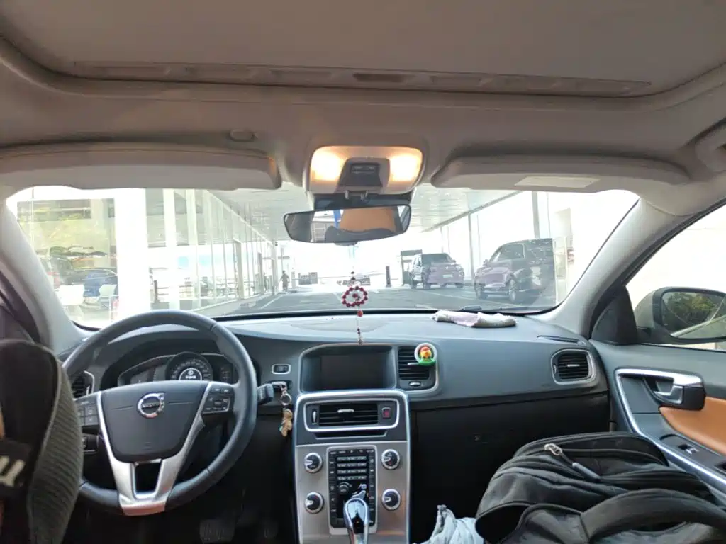 Volvo S60 — миниатюра 25