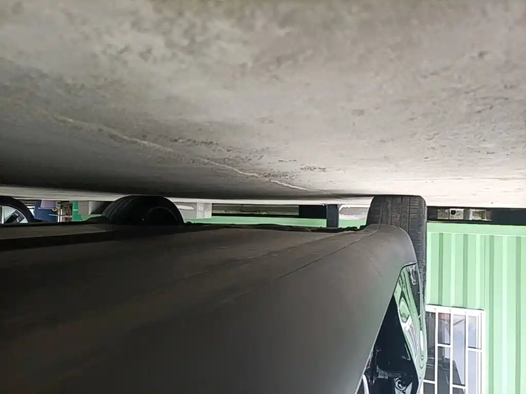 Tesla Model Y — миниатюра 21