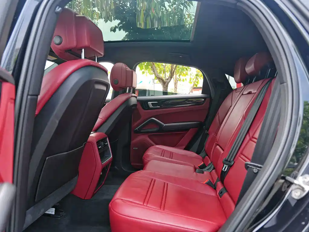 Porsche Taycan — миниатюра 16