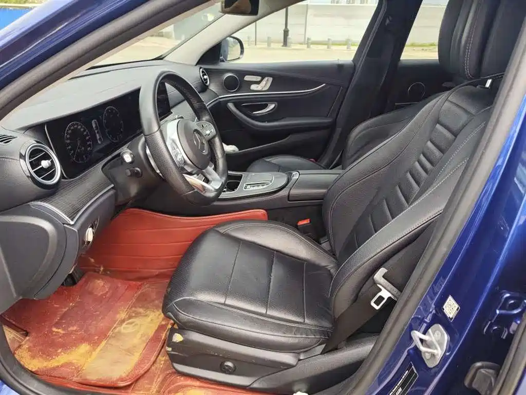 Mercedes-Benz E-Class — миниатюра 6