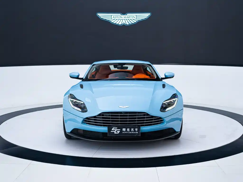 Aston Martin DB11 — миниатюра 2