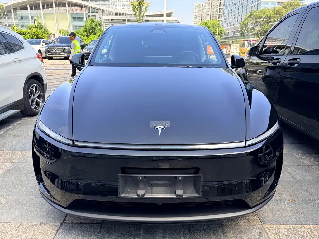 Tesla Model Y — фотографии объявления, Фото 3