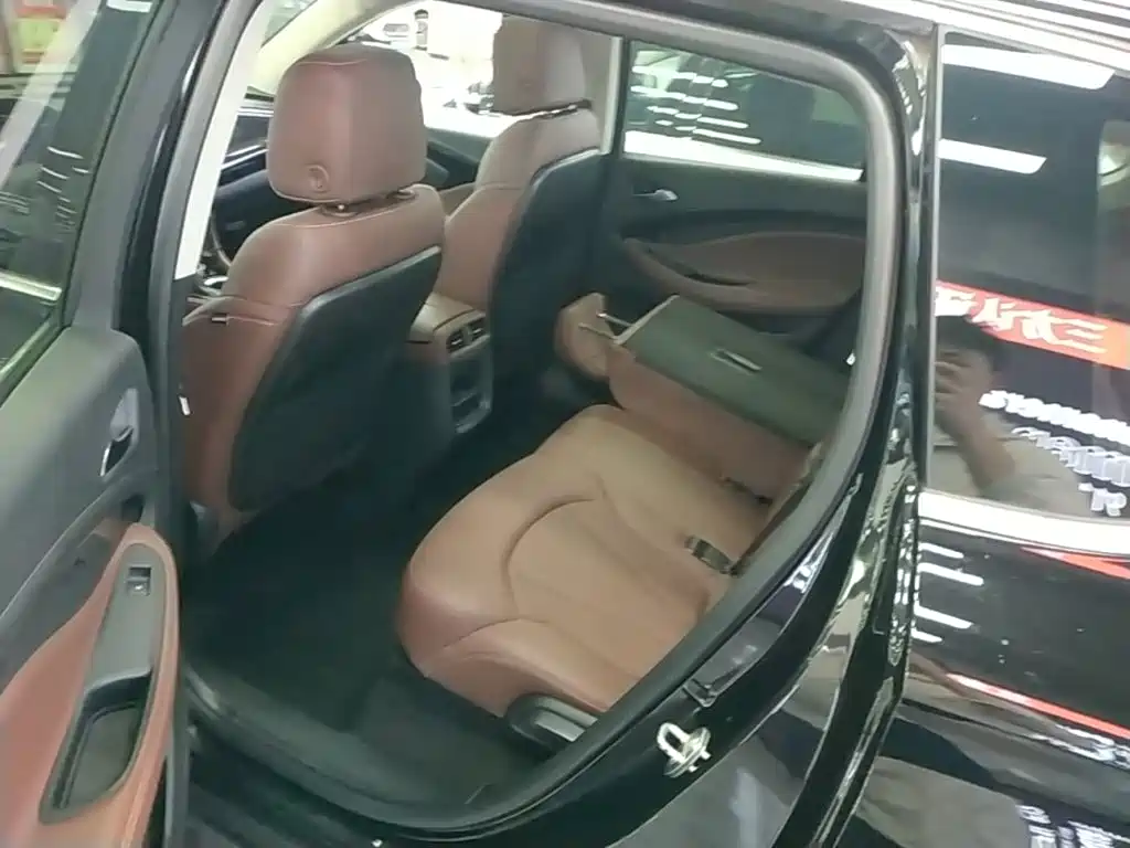 Buick Envision Plus — миниатюра 17