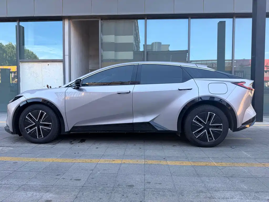 Toyota bZ5 — миниатюра 15