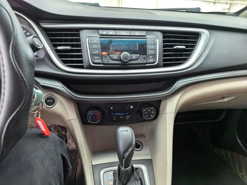 Buick Excelle — миниатюра 10