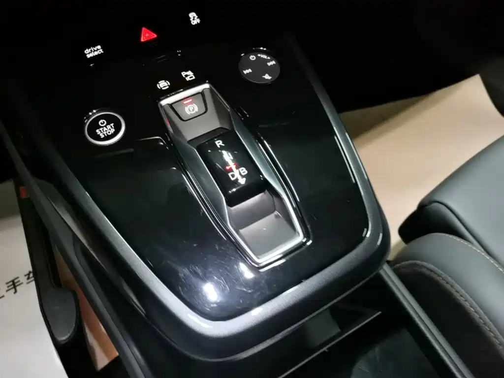 Audi Q4 e-tron — миниатюра 14