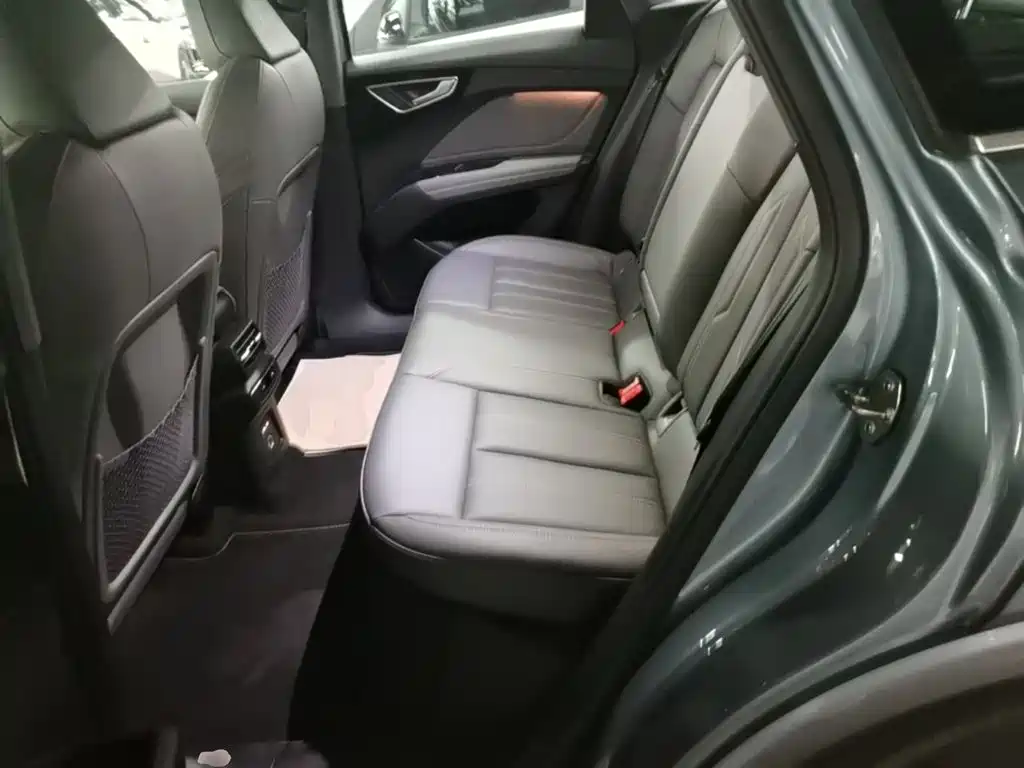 Audi Q4 e-tron — миниатюра 17