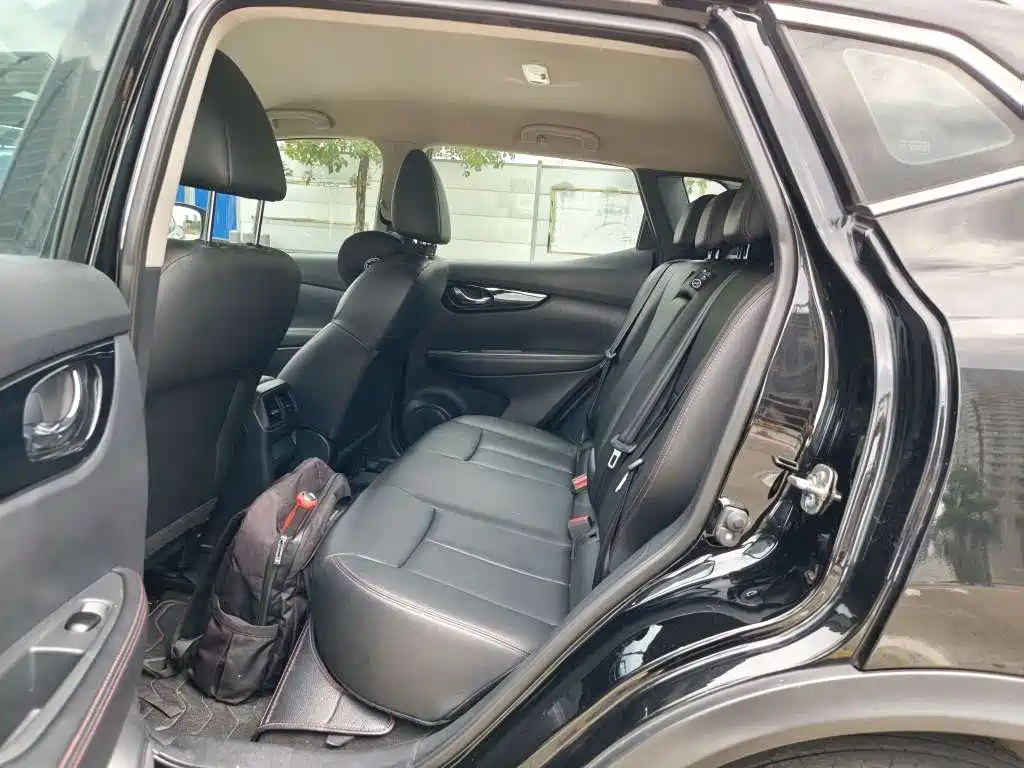 Nissan Qashqai — миниатюра 7