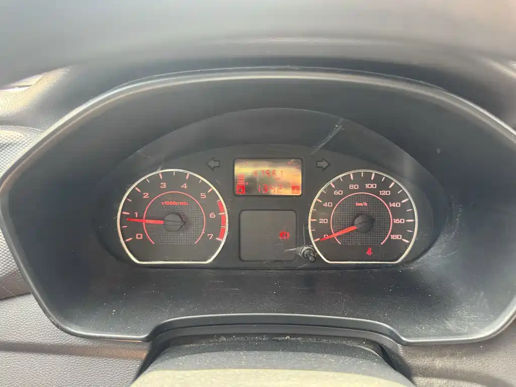 Wuling Hongguang V — миниатюра 10