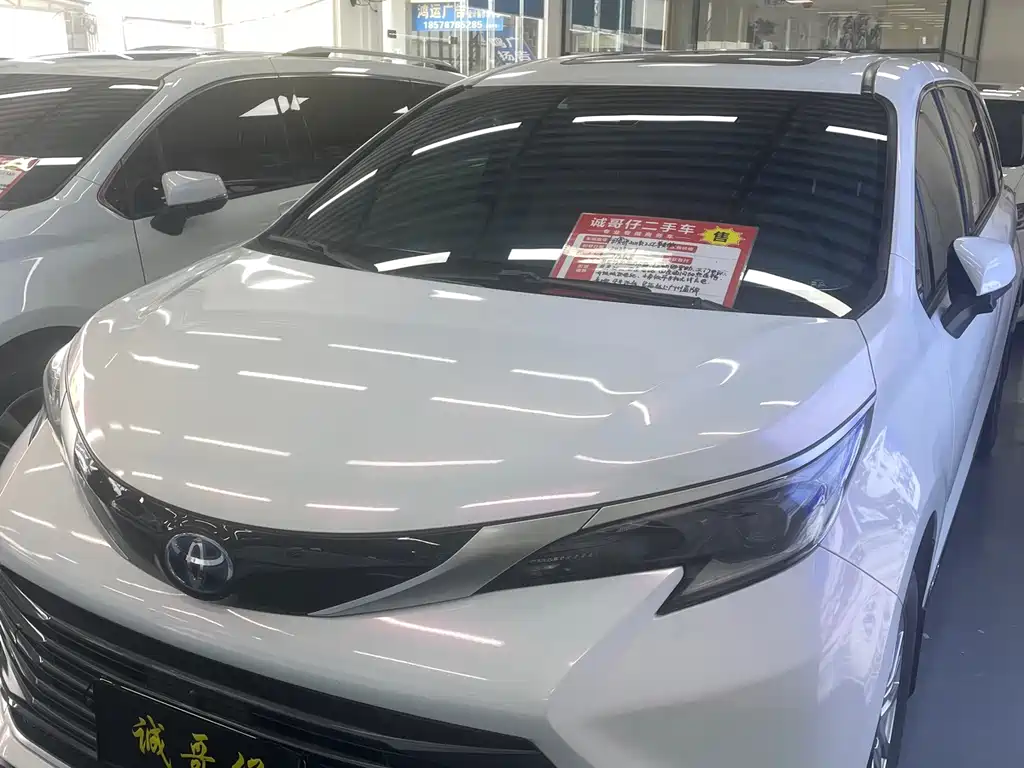 Toyota Sienna — миниатюра 5