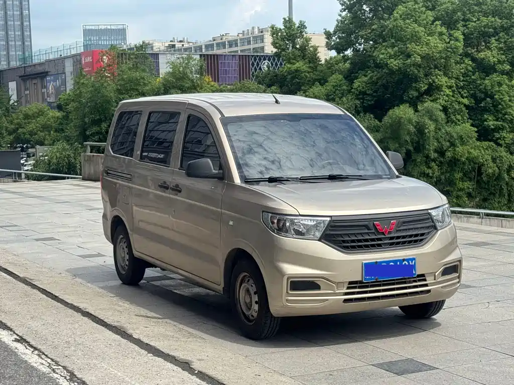 Wuling Hongguang V — миниатюра 2