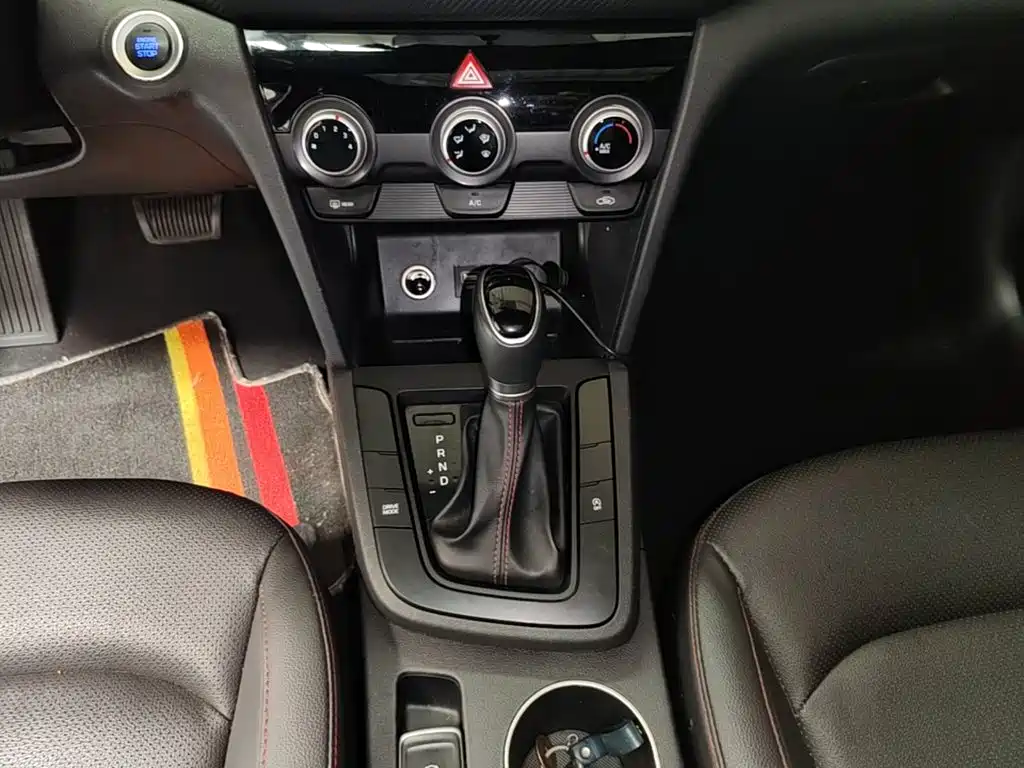 Hyundai Elantra — миниатюра 14