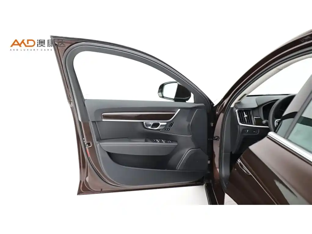 Volvo S90 — миниатюра 10