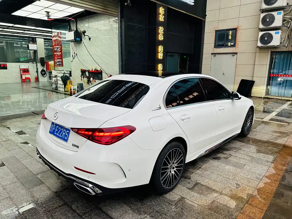 Mercedes-Benz C-Class — миниатюра 7