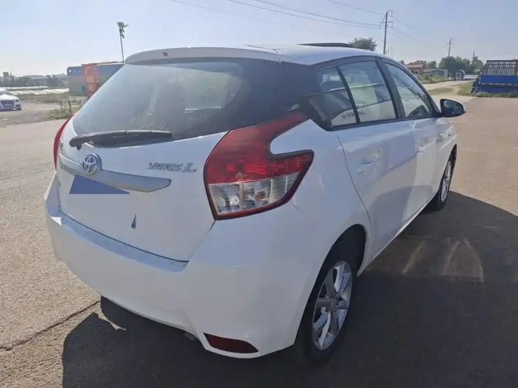 Toyota Yaris L — миниатюра 5